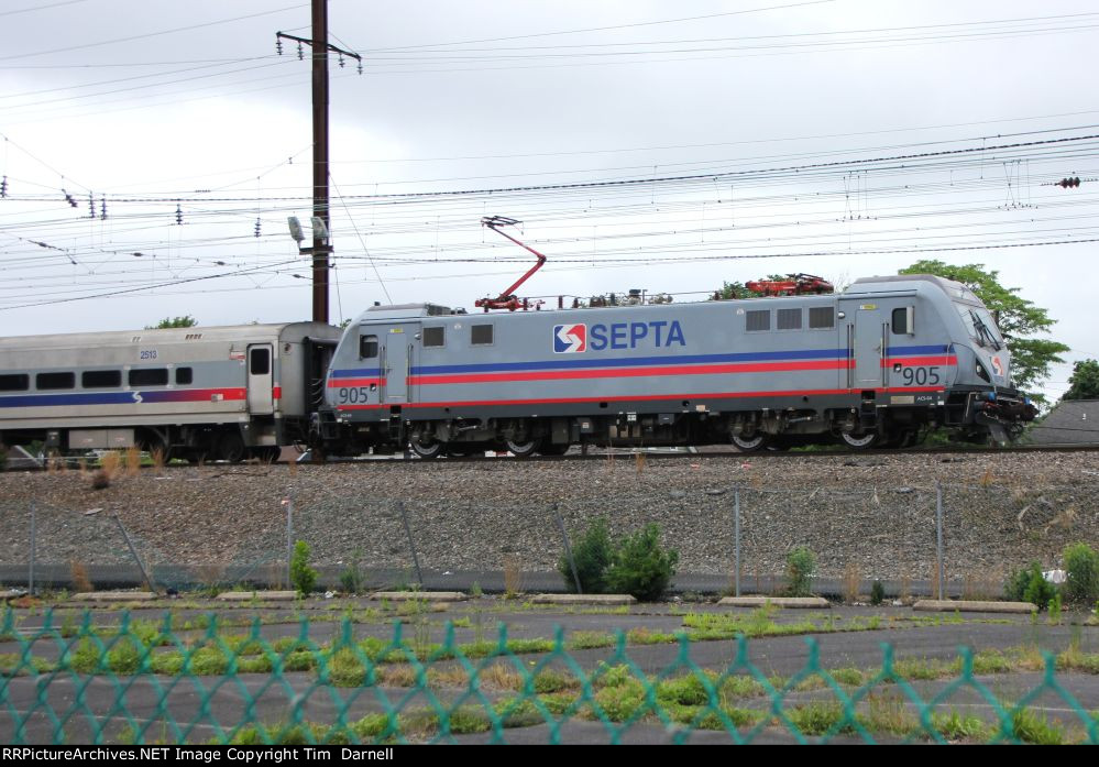 SPAX 905 on a training train.